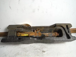 2007 Nissan Versa Spare Tire Emergency Scissor Jack & Foam Insert OEM 2007-2011 - Picture 1 of 17