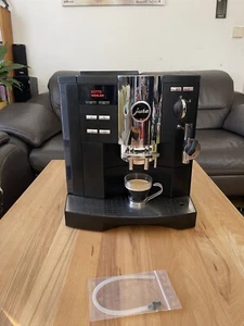 Jura Impressa S7 Avantgarde Kaffeevollautomat mit Profi-Auto-Cappuccinatore - Bild 1 von 8