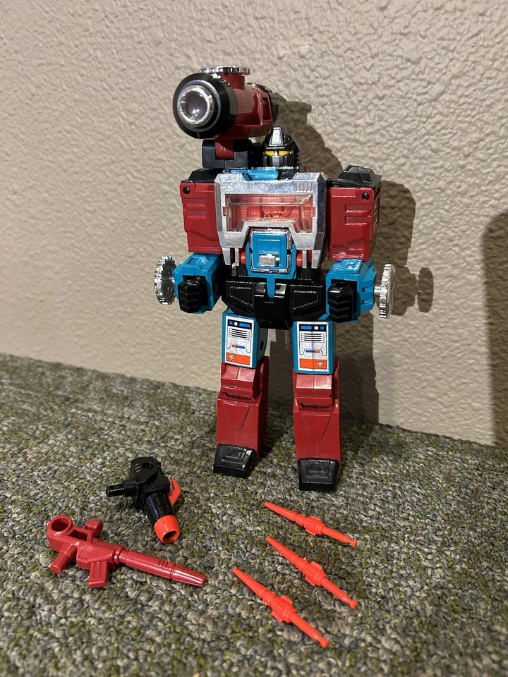 G1 Transformers Perceptor 100% COMPLETE - Image 1 of 4