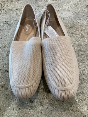 Mocassim de malha Old Navy novo com etiquetas tamanho 8 moderno elegante confortável em "necessidade nua" - Imagem 1 de 4