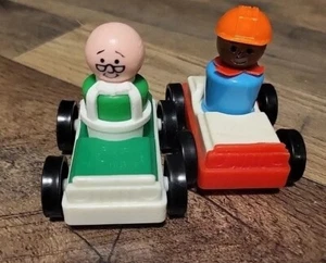 Vintage Fisher Price Little People Lot farbige Autos & Fahrer rot grün weiß - Bild 1 von 11