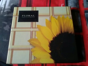FLORAL ADDRESS AND NOTEBOOK SET BRAND NEW SEALED - Picture 1 of 3