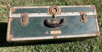 Maleta baúl de metal verde antiguo Foto 1 de 4