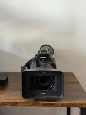 Videocámara profesional Panasonic AG-HMC150 3CCD AVCHD Foto 1 de 4