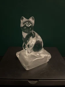 VTG Lead crystal clear glass cat sitting on frosted pillow paperweight figurine - Picture 1 of 13