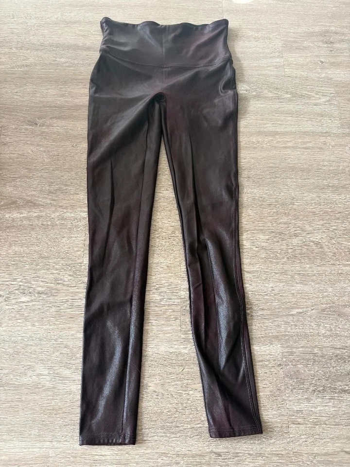 Leggings para mujer Spanx de imitación de cuero, talla M - negros Foto 1 de 3