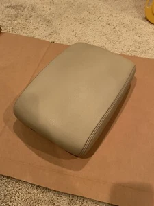 2009-2012 Infiniti FX35 Center Console Beige Leather Armrest Lid OEM - Picture 1 of 4