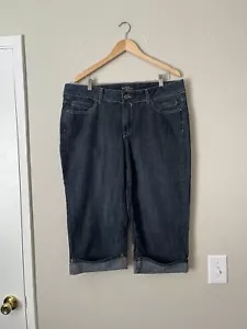 NWT Lee Riders Slender Stretch Jean Capris Women Plus Size 18 Dark Wash Denim - Picture 1 of 8