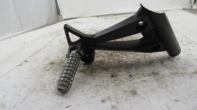 Kawasaki EX250 250R 2010 Ninja soporte de estribo de pasajero trasero derecho soporte de peldaño Foto 1 de 4