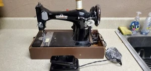Vintage reconditioned Model LS Dressmaker sewing machine - Picture 1 of 12