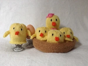STRICKMUSTER - Mutter Huhn und Osterküken im Nestei gemütlich / gemütlich - Bild 1 von 1