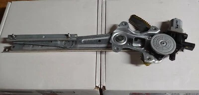 2014-2016 HONDA CR-V LEFT FRONT DOOR POWER WINDOW REGULATOR OEM - Image 1 of 4