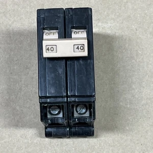 Martillo Cutler CH240 40 Amp 2 Polos 120/240V Tipo CH Disyuntor Pie Plástico - Imagen 1 de 7