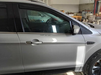Used Front Right Door Assembly Front fits: 2019 Ford Escape electric windows w/a Foto 1 de 4