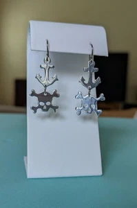 Totenkopf & gekreuzte Knochen & Anker leichte Aluminium Ohrringe Handarbeit - Bild 1 von 7