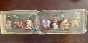 8 NEUE Abt 56 Mini Weihnachtsbaum Glas Zierstern Weihnachtsmann Zug Clown etc. - Bild 1 von 9