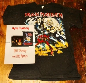 IRON MAIDEN BEAST ON THE ROAD UK TOUR PROGRAMME TICKET T-SHIRT SEWING PATCH 1982 - Imagen 1 de 9