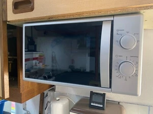 PKM MW700-20 UB2 Unterbau/Freistehend Mikrowelle 700W 20L - Silber - Bild 1 von 6