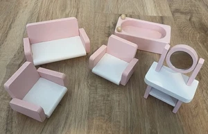 Muebles de madera para casa de muñecas sofá rosa conjunto tocador Barbie 5 piezas - Imagen 1 de 5