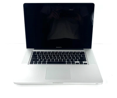 PARA PEÇAS: 2010 MacBook A1286 - 15", 2.53GHz Intel Core i5 540M, 4GB RAM, 500GB - Imagem 1 de 4