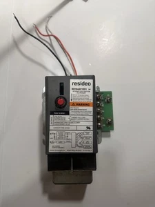 Resideo R8184M1051 oil burner control - Picture 1 of 2