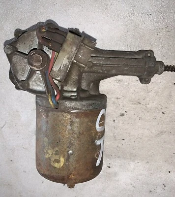 Motor limpiaparabrisas Lucas 75654 en funcionamiento. Código de fecha 19/71.  Triumph TR6 —T2– 14 Foto 1 de 4