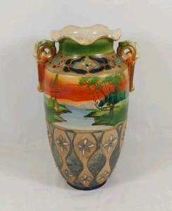 Vintage Antique Oriental Pottery Art Vase Urn -Hand Painted TRADEMARK JAPAN - Picture 1 of 12