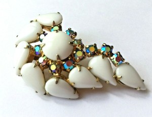 BROCHE vintage NEUVE Blanc et strass irisé superbe ! White Brooch pins !