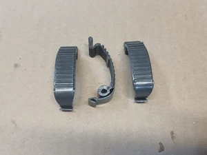 Husqvarna 545 Mark II Motorsäge Top Cover Clips, Riegel OEM - Bild 1 von 2