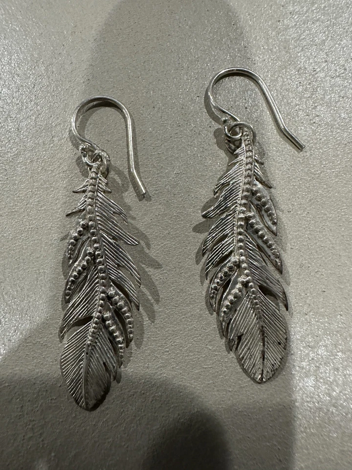 Pendientes colgantes de plumas de plata de ley 925 Foto 1 de 1