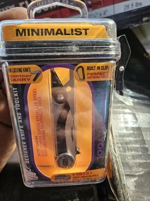 True Utility Minimalist Mini 8 In 1 Multi Tool,clip In Water Proof Hard Case New - Image 1 of 4