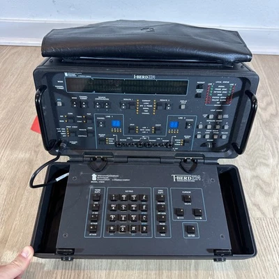 Analizador de comunicaciones TTC T-BERD 224 PCM con teclado de señalización + 10 opciones Foto 1 de 4