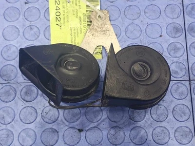 Conjunto de bocina Ford Fiesta 2014-2017 doble nota original OEM D2BZ13832B Foto 1 de 4