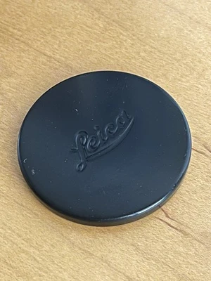 LEICA 52MM BLACK PAINT LENS CAP FOR THE 200/4.5 TELYT Great Condition - Image 1 of 4