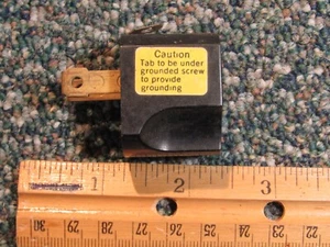 GE 15A 125V 2-Prong Male to 3-Prong Female Plug - Picture 1 of 3