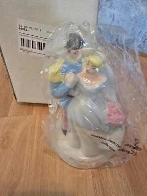 BRAND NEW! DISNEY CERAMIC CAKE TOPPER ~ CINDERELLA & PRINCE CHARMING WEDDING! - Image 1 of 4