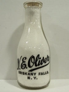 TRPQ Milchflasche Niles E Oliver Dairy Farm Oriskany Falls NY ONEIDA COUNTY 1944 - Bild 1 von 2