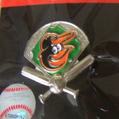 2013 Baltimore Orioles pin green field crossed bats & ball MLB FREE SHIPPING - Image 1 of 4