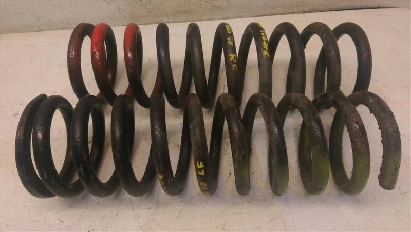 Oldsmobile 98 1971 par de muelles helicoidales delanteros Foto 1 de 2