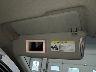 Audi Q7 2015 conductor izquierdo parasol gris iluminado usado 268-11186L Foto 1 de 4