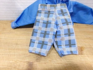 Abbigliamento bambola Ken vintage blu pantaloncini a quadri e giacca a vento - Foto 1 di 10