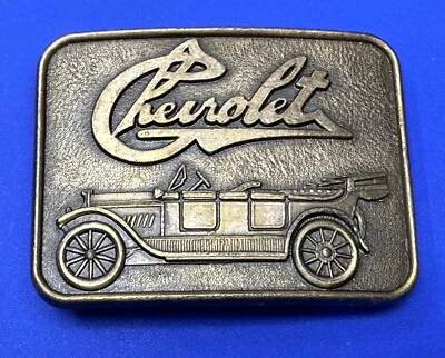 Hebilla de cinturón antigua para coleccionistas de autos Chevrolet Chevy de RJR Roberts Co Foto 1 de 4