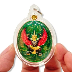 Garuda Phaya Krut Medio Hombre Medio Pájaro Dios de la Fuerza Amuleto Tailandés Estuche Impermeable - Imagen 1 de 3