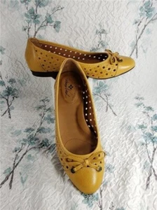 Patricia Nash Bettina Womens Flat Shoes Ochre Color Size 6M New in Box - Picture 1 of 9