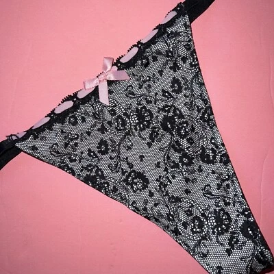 Victoria's Secret BOMBSHELL O/S TANGA Negro Blanco Estampado Encaje Cinta Rosa Foto 1 de 3