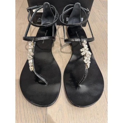 Sandalias de lujo Giuseppe Zanotti negras planas de cuero adornado con cristal talla 40  Foto 1 de 4
