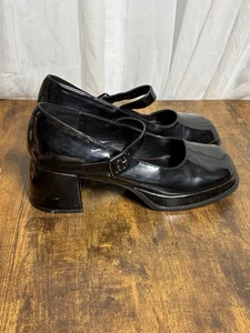 STEVE MADDEN BLACK PATENT KITTYY CHUNK HEEL MARY JANE SHOES SZ 7M Pumps - Picture 1 of 11