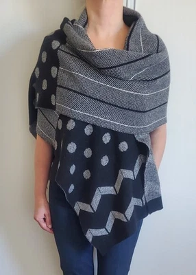 Nuevo con etiquetas Bufanda envolvente Banana Republic mezcla de lana cachemir patrón geométrico 82"x17" Foto 1 de 4