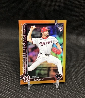 Tarjeta de novato 2025 Topps Update Series Cole Henry/50 Gold Foil SP No. US186 📈📈 Foto 1 de 4