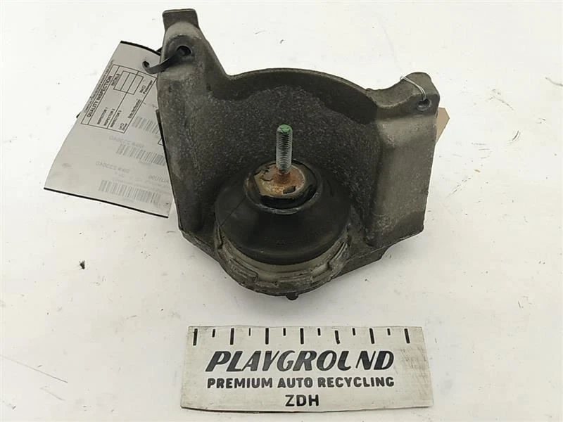 AUDI Cabriolet 8G Front Passenger Right Engine Mount Fits 1995-1998 - Image 1 of 4